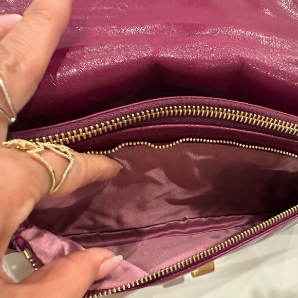 Coach Hampton Lindsey Magenta Leather Turn Lock Clutch. - Picture 12 of 16